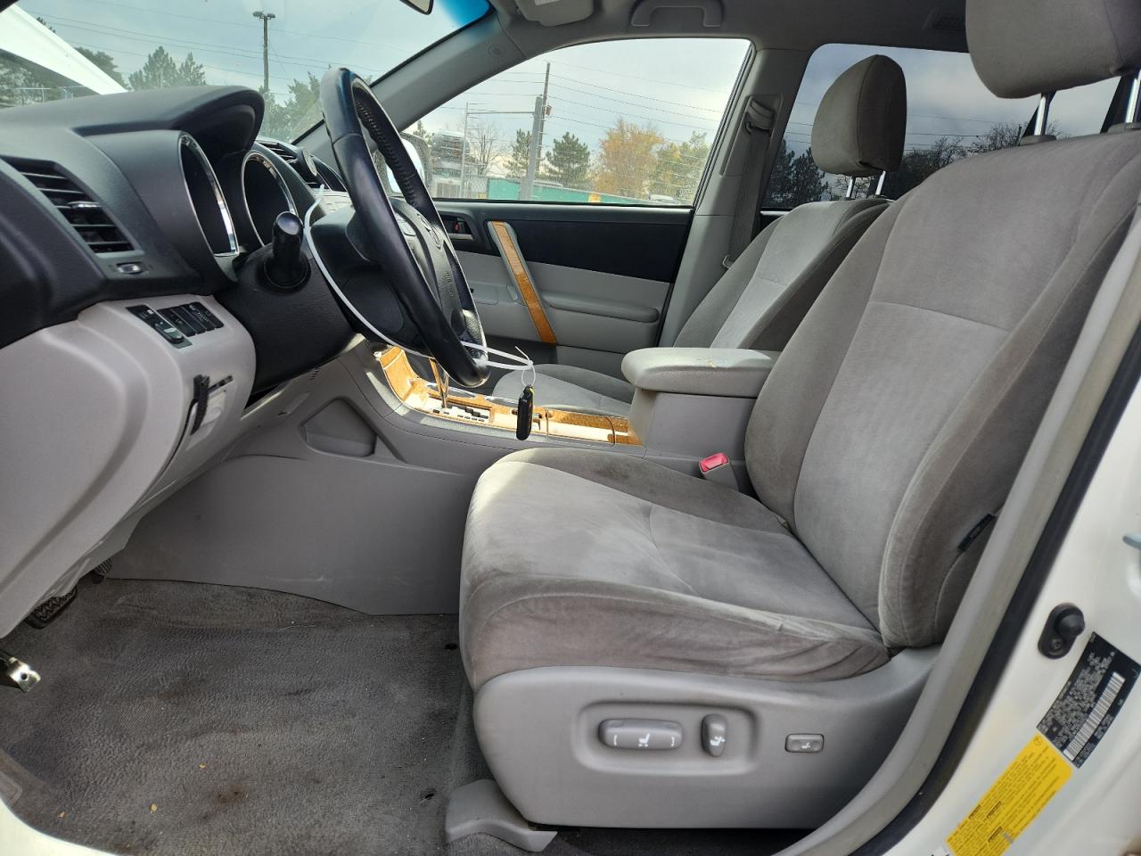 Toyota Highlander Hybrid Image 8