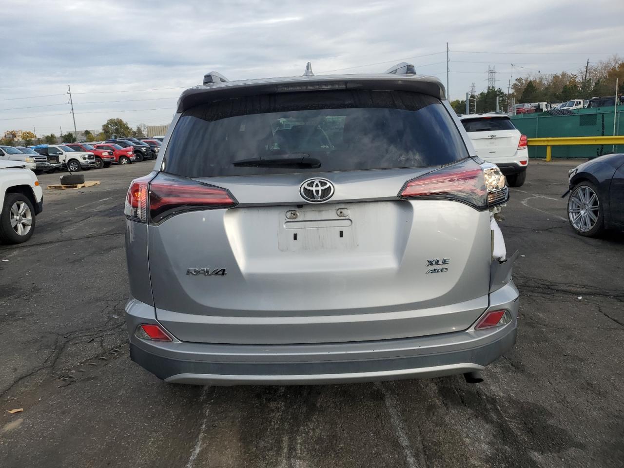 Toyota RAV4 Xle Image 7