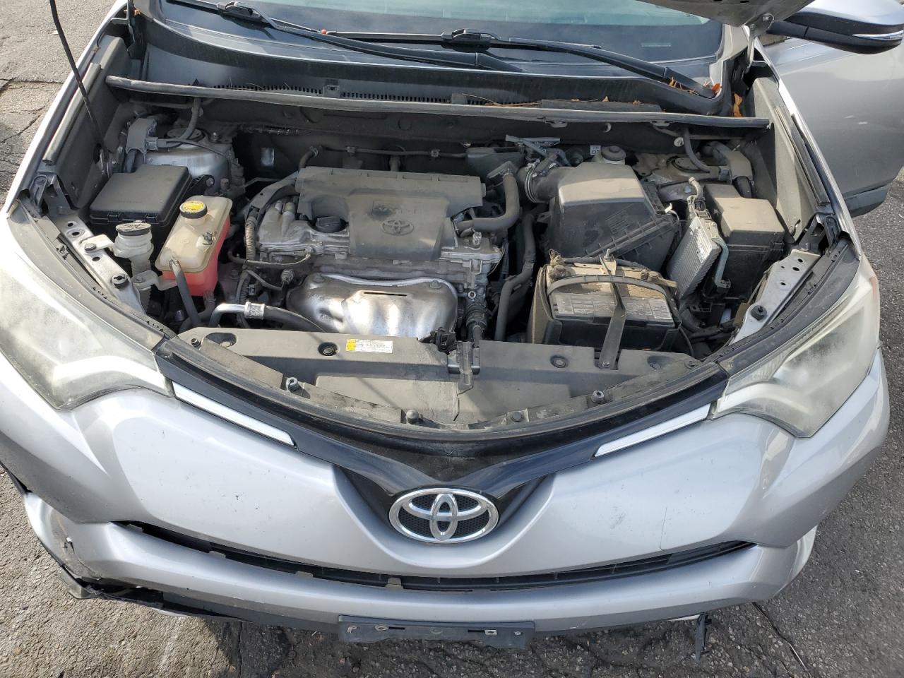 Toyota RAV4 Xle Image 12