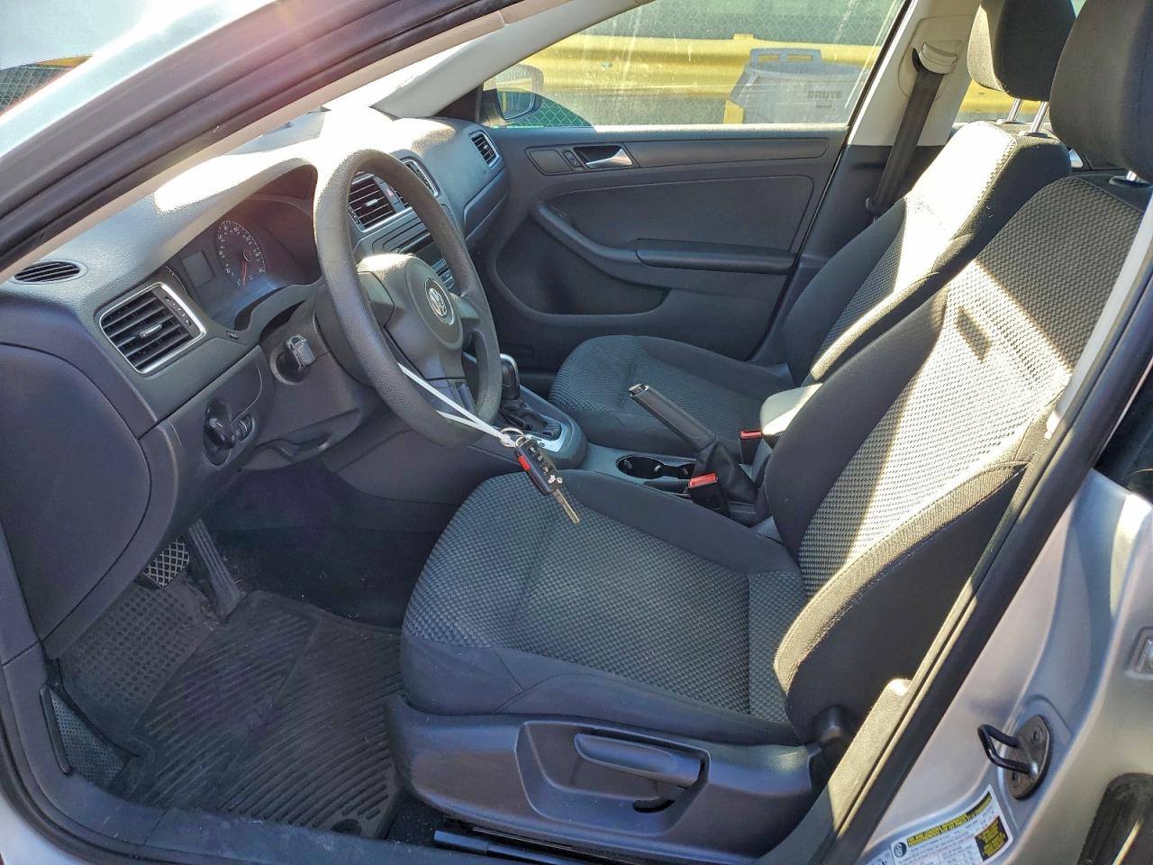 Volkswagen Jetta Base Image 7