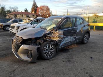 Salvage Nissan Kicks