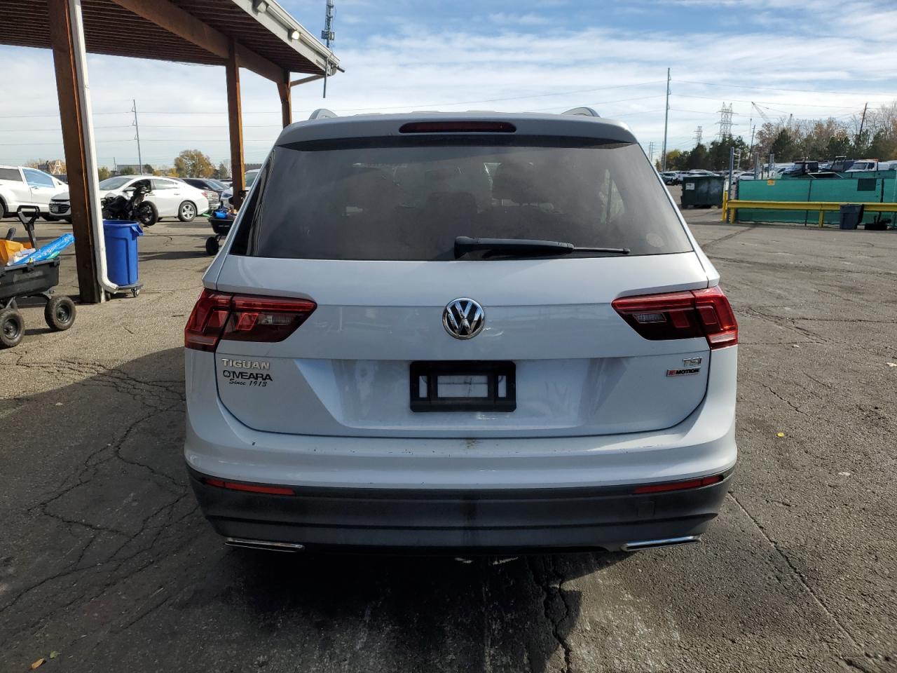 Volkswagen Tiguan S Image 7