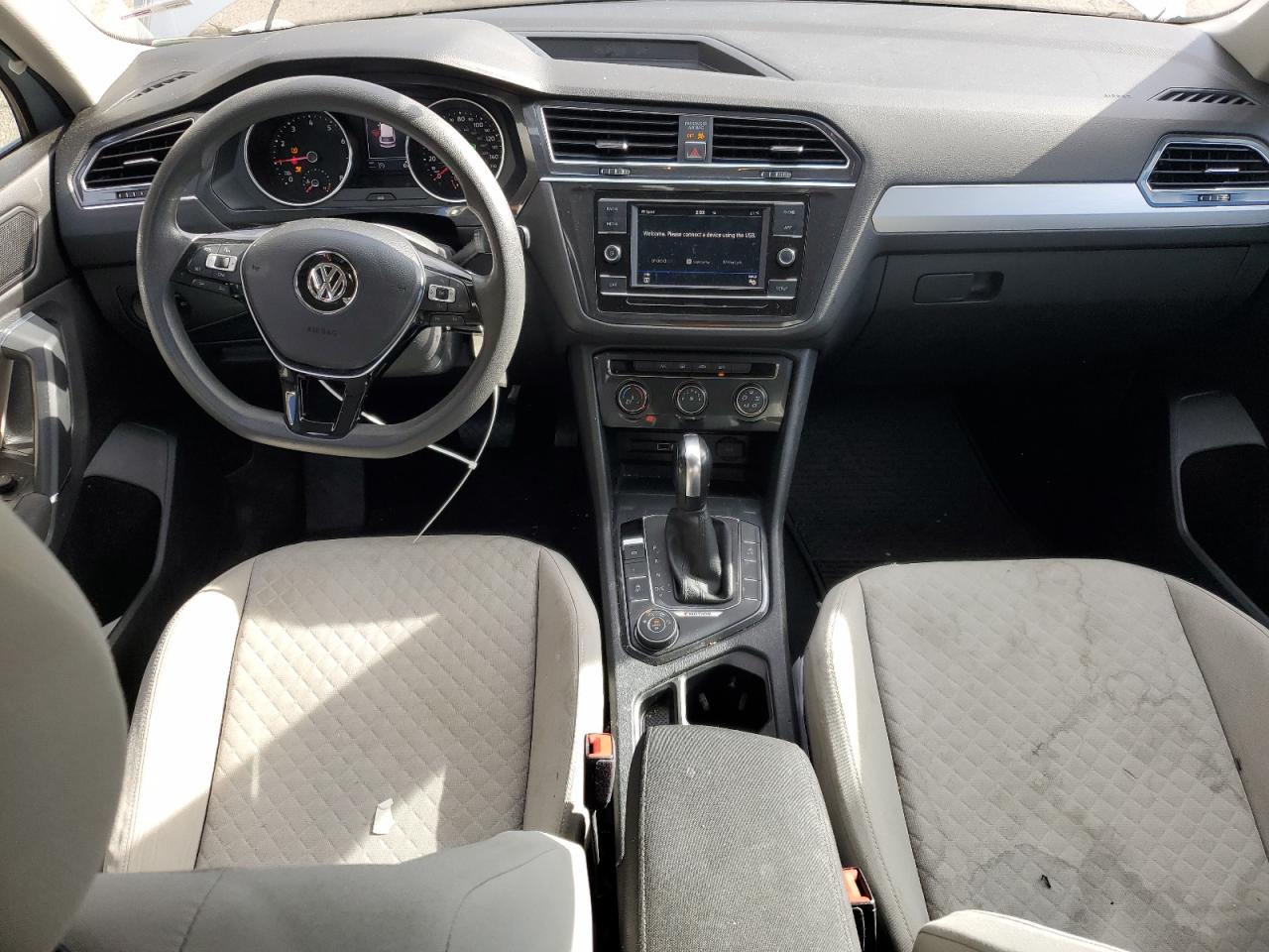 Volkswagen Tiguan S Image 9