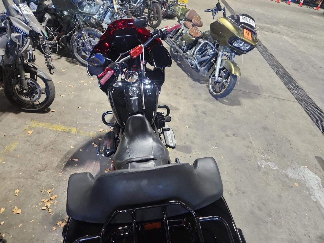 Harley-Davidson Fl Image 6