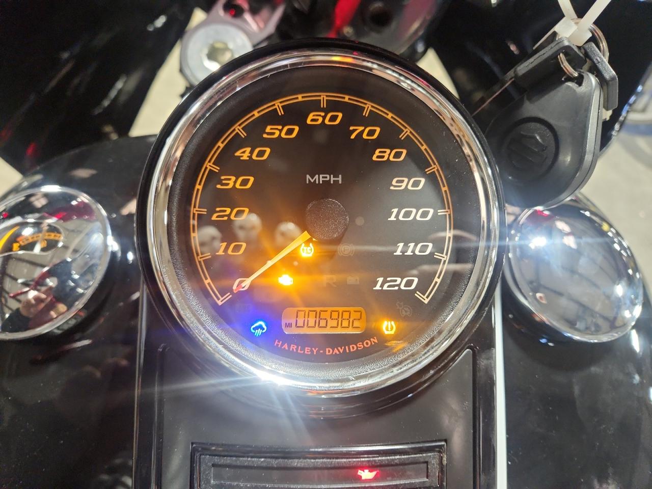 Harley-Davidson Fl Image 7