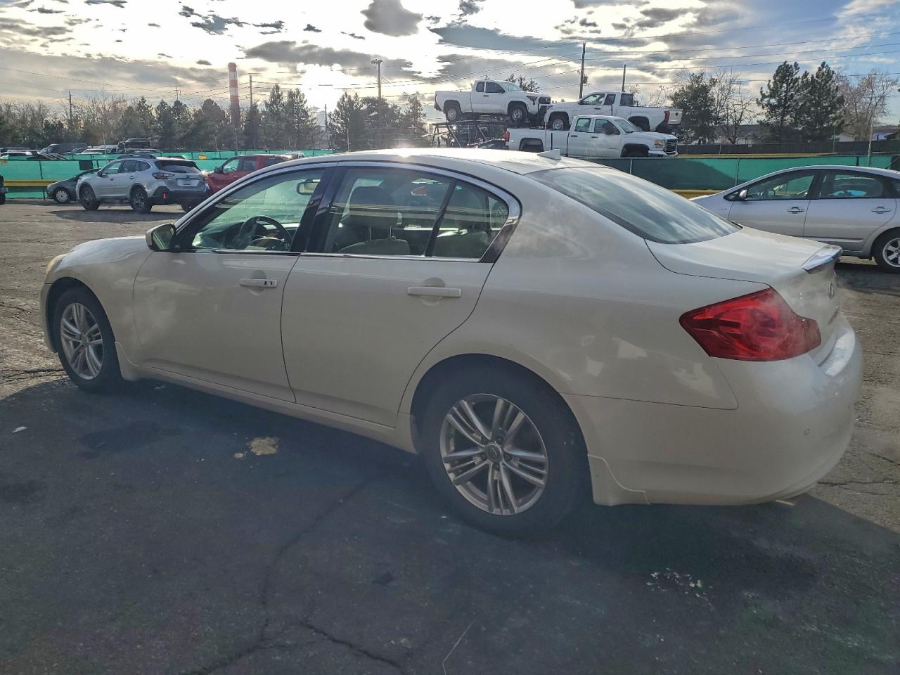 INFINITI G37 Image 2