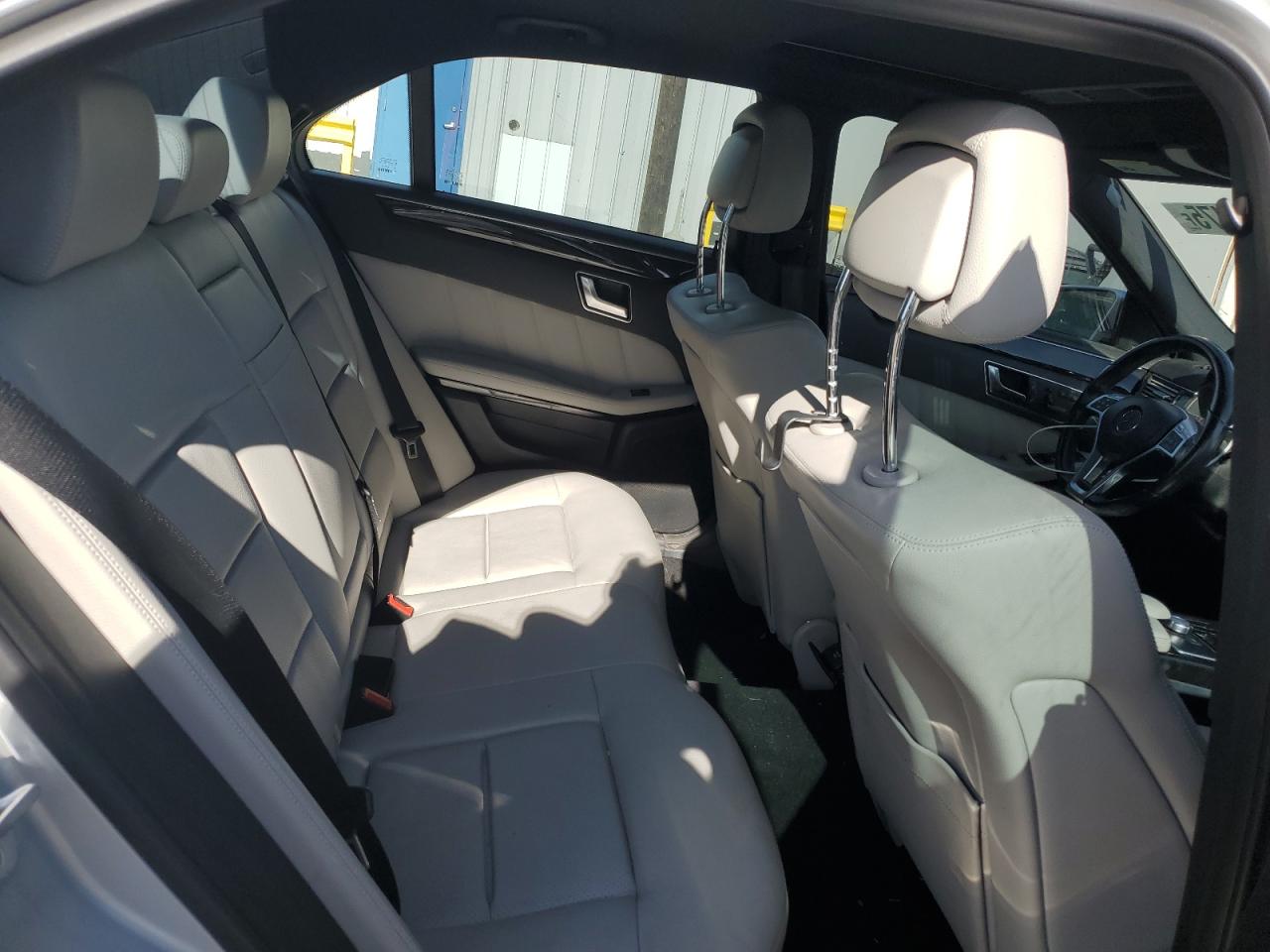 Mercedes-Benz E-Class 350 4matic Image 9