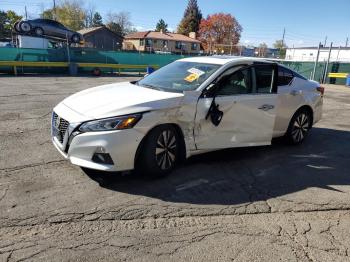  Salvage Nissan Altima