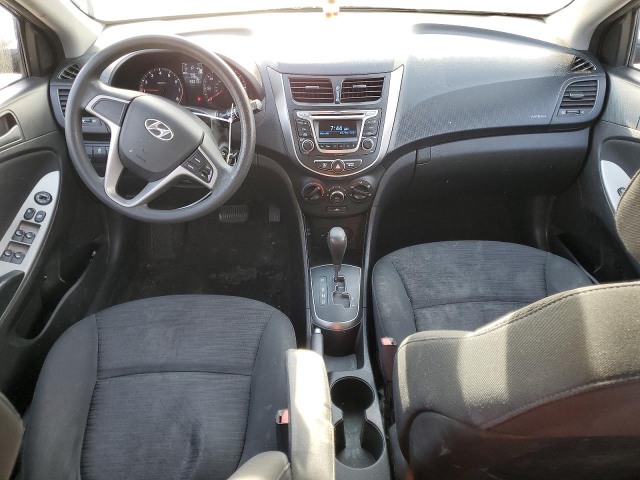 Hyundai ACCENT Se Image 7