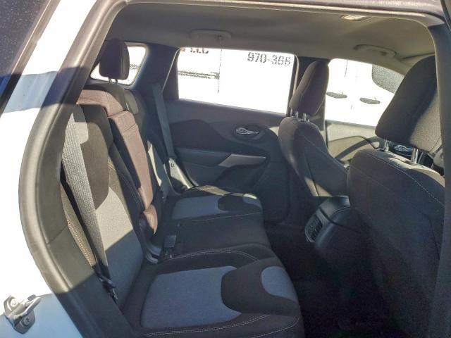 Jeep Grand Cherokee Sport Image 12