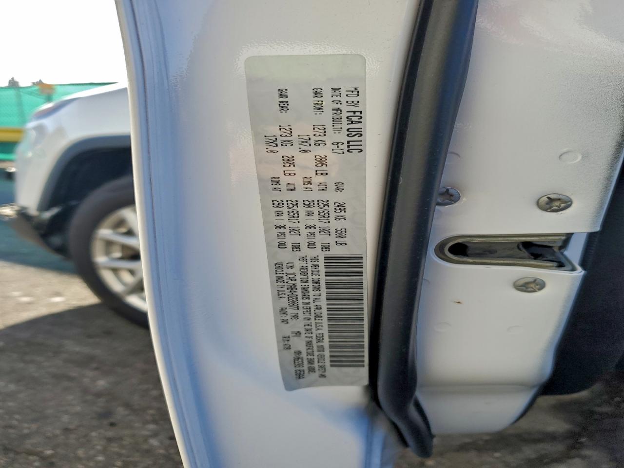 Jeep Grand Cherokee Sport Image 10