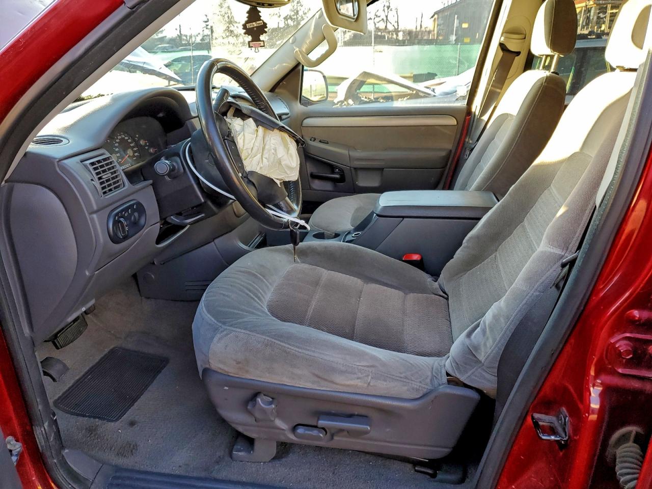 Ford Explorer Xlt Image 3