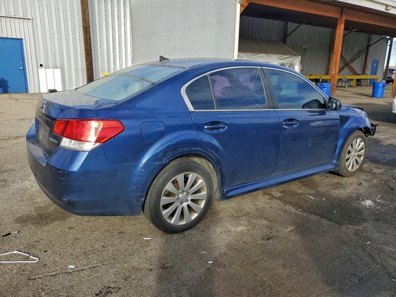 Subaru Legacy 2.5i Limited Image 2