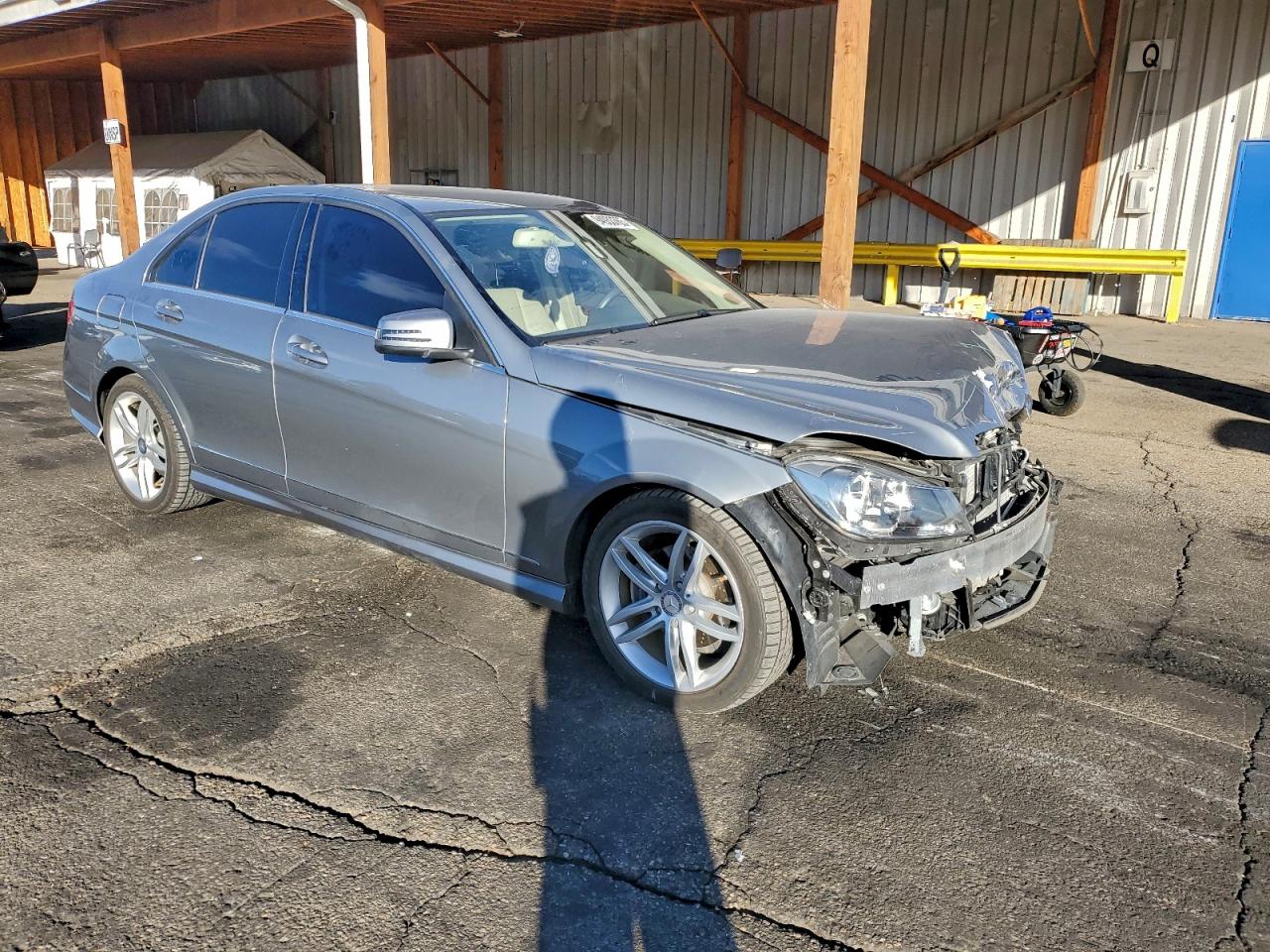 Mercedes-Benz C-Class 300 4matic Image 2