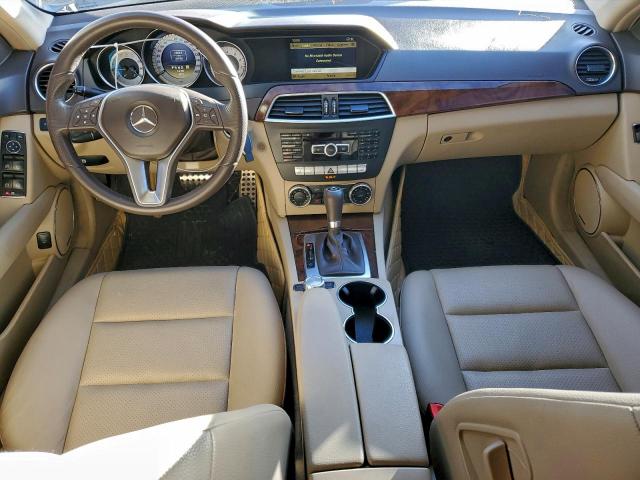 Mercedes-Benz C-Class 300 4matic Image 13