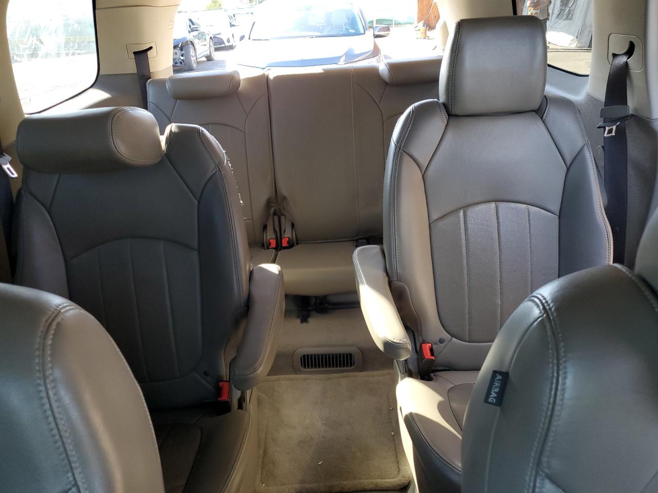 GMC Acadia Denali Image 12