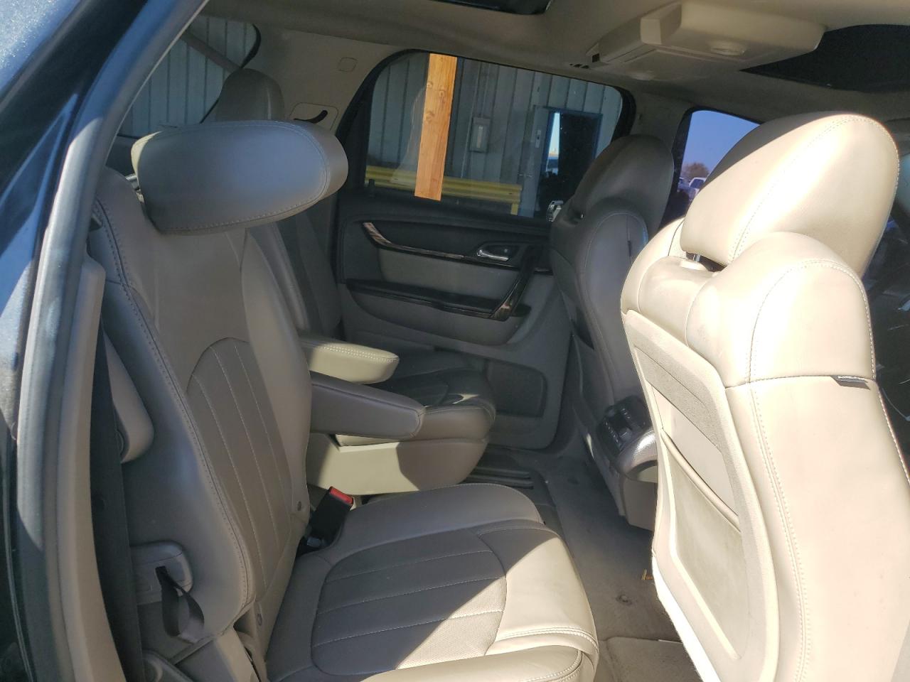 GMC Acadia Denali Image 11