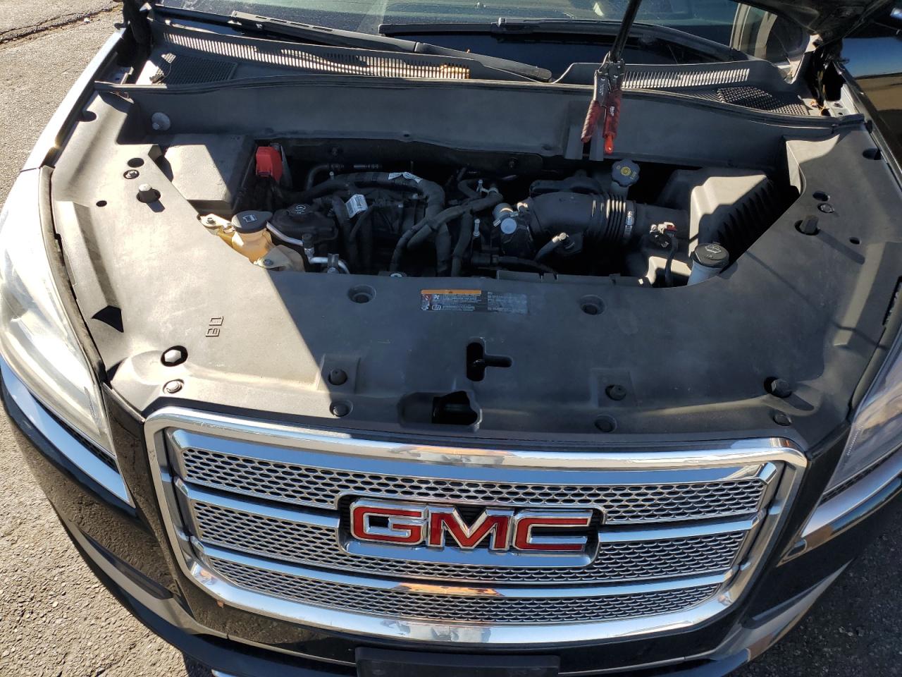 GMC Acadia Denali Image 13