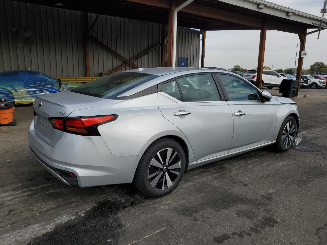 Nissan Altima Sv Image 2