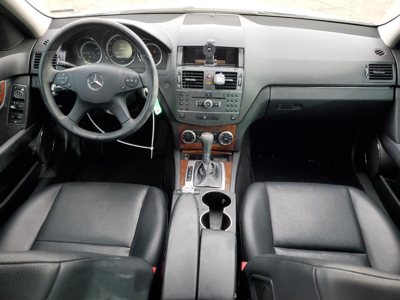 Mercedes-Benz C-Class 300 4matic Image 9