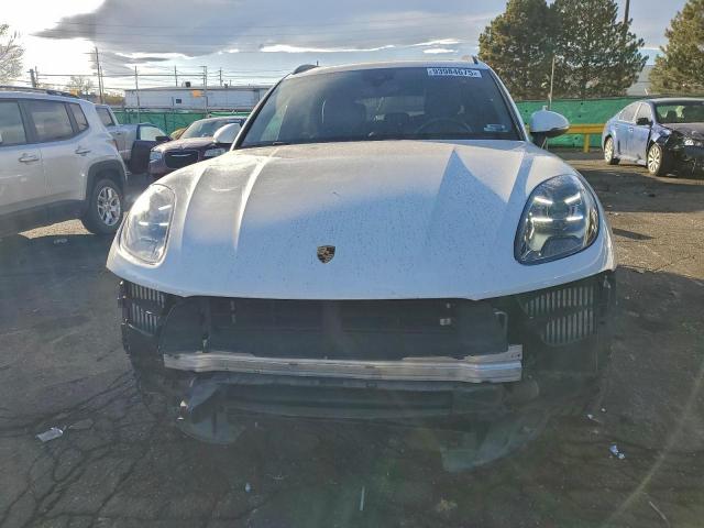 Porsche Macan S Image 13