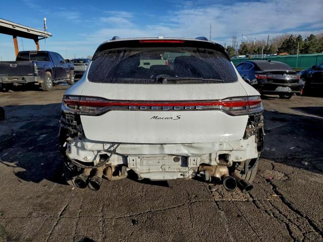 Porsche Macan S Image 12