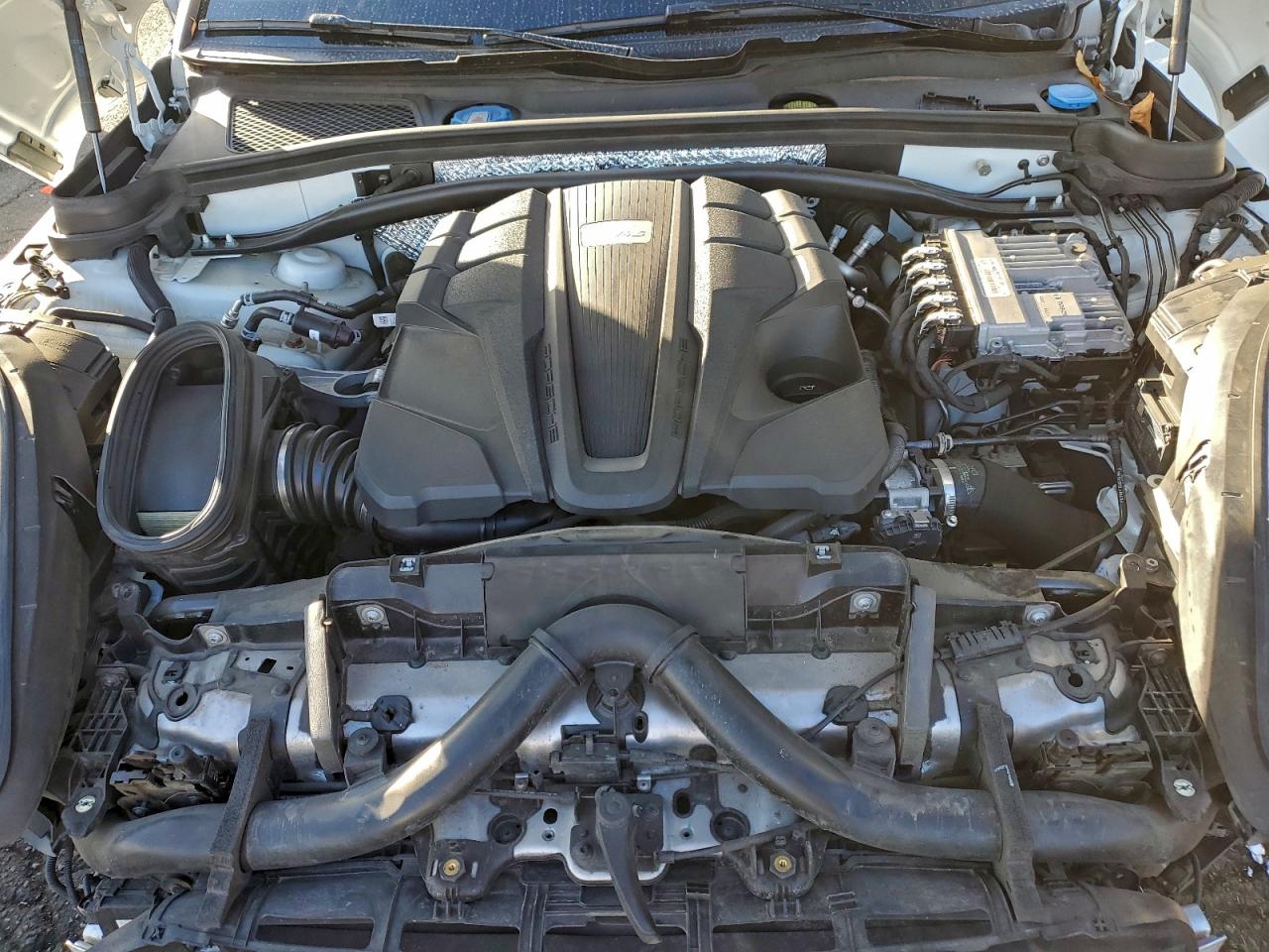 Porsche Macan S Image 10