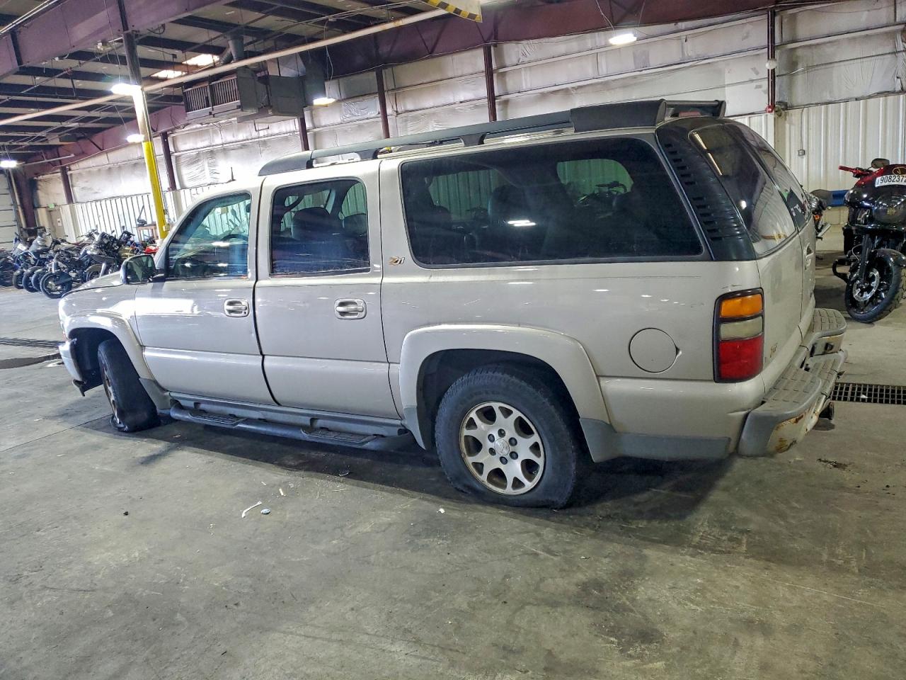 Chevrolet Suburban K1500 Image 3