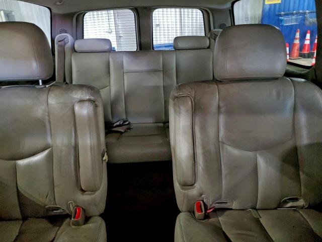 Chevrolet Suburban K1500 Image 11