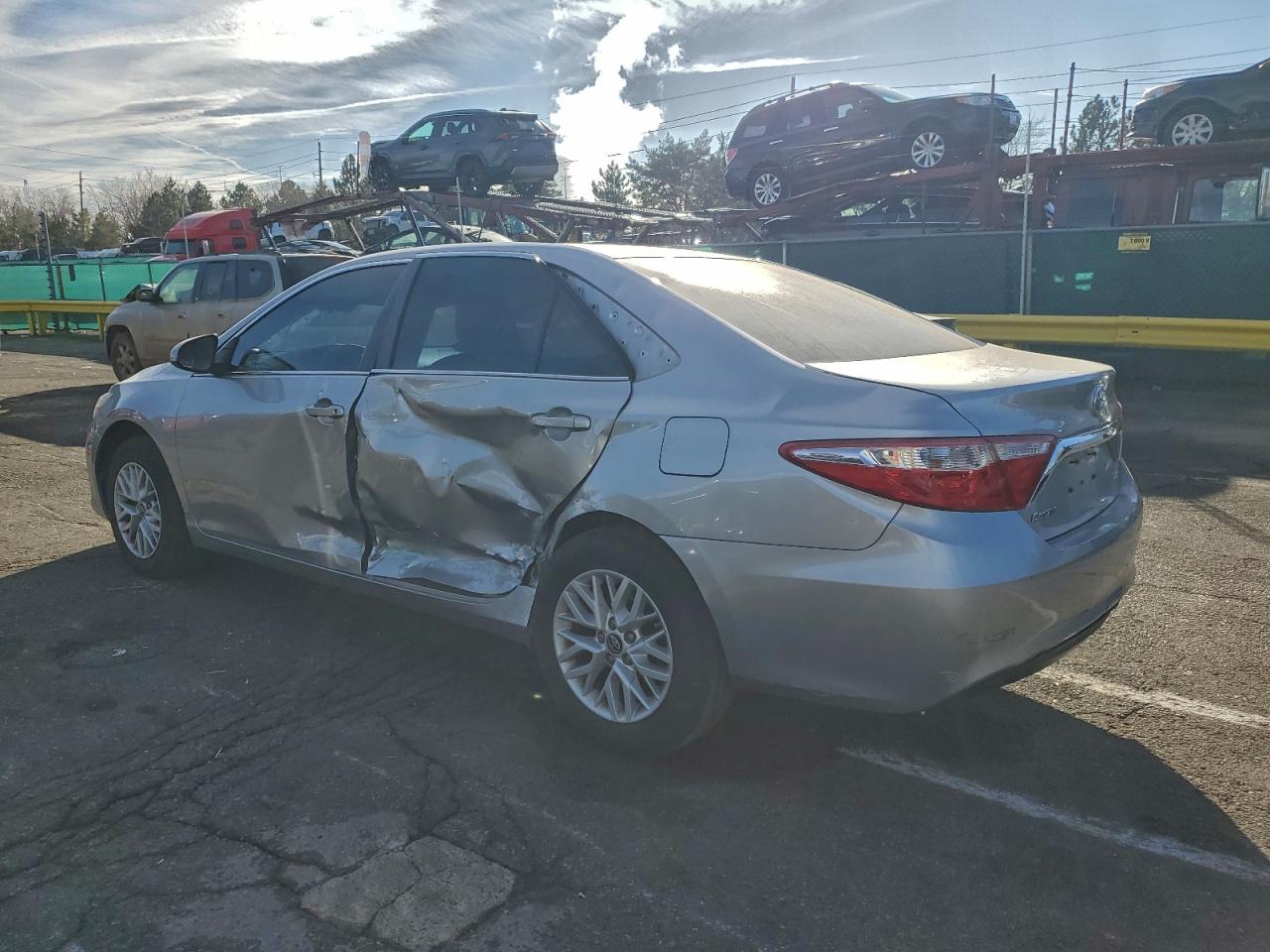 Toyota Camry Le Image 2