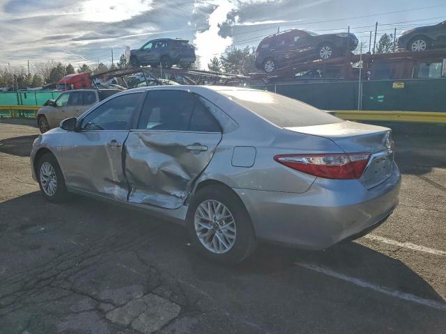 Toyota Camry Le Image 2