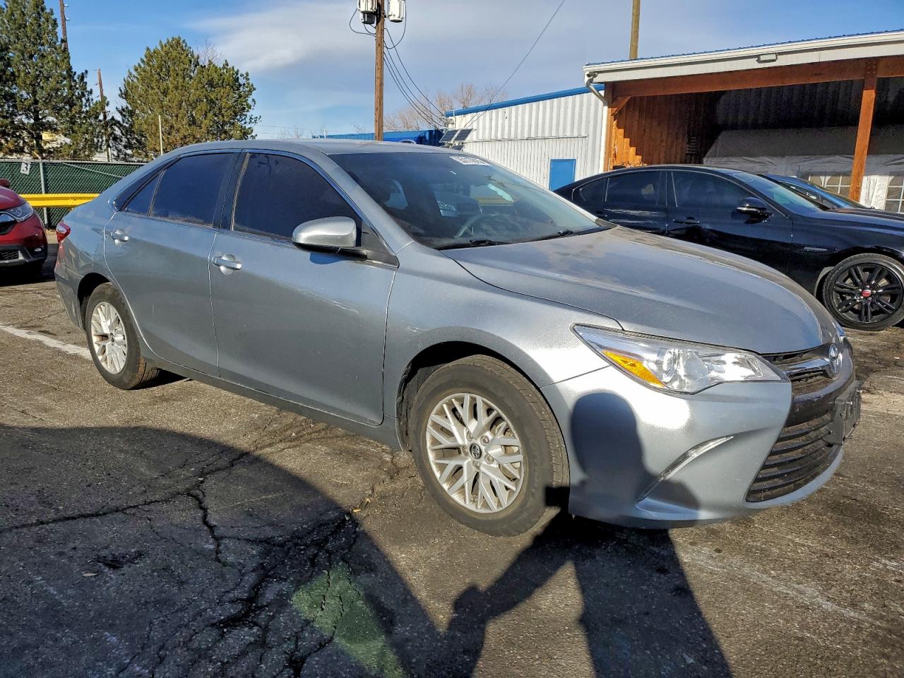 Toyota Camry Le Image 10