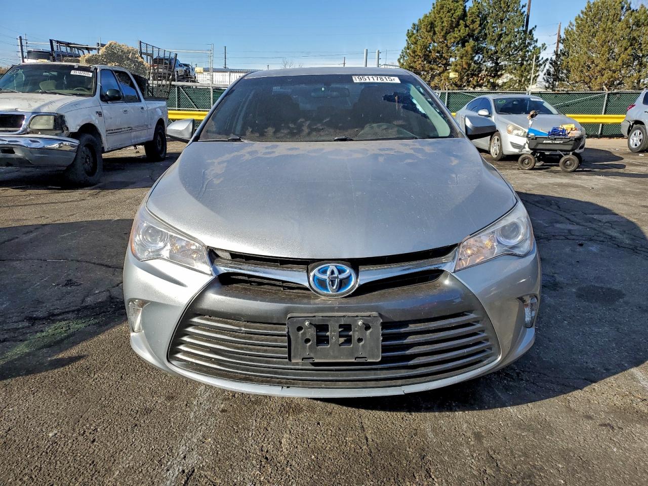Toyota Camry Le Image 3