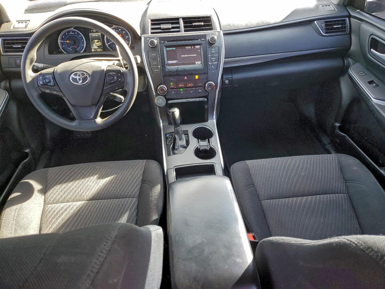 Toyota Camry Le Image 5