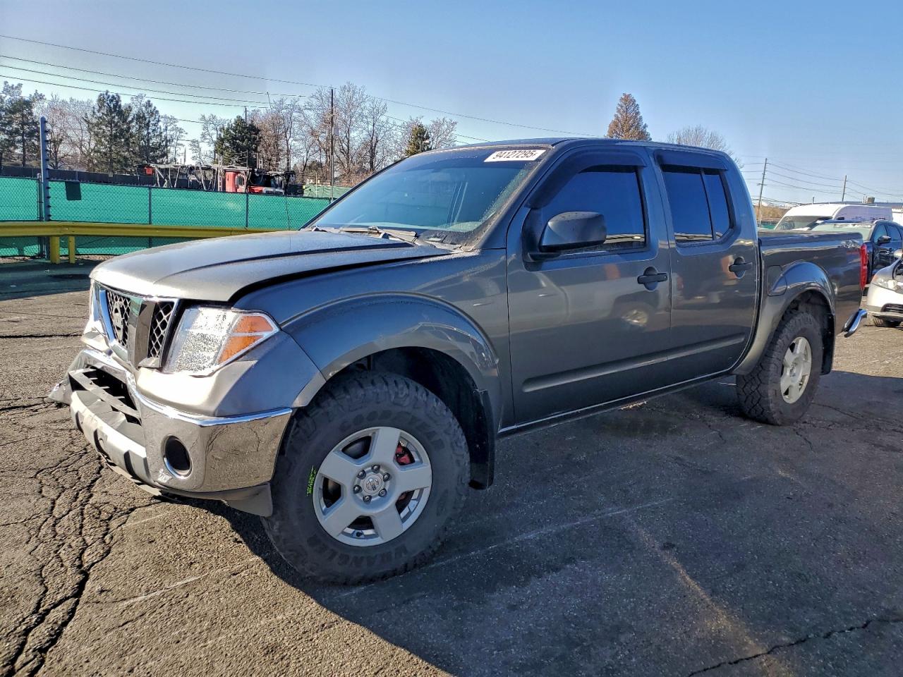 Nissan Frontier Crew Cab Le Image 1