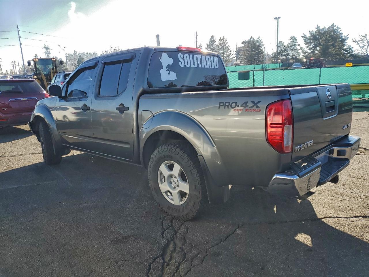 Nissan Frontier Crew Cab Le Image 5