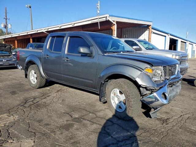 Nissan Frontier Crew Cab Le Image 4