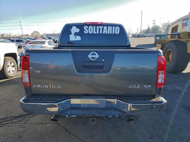 Nissan Frontier Crew Cab Le Image 2