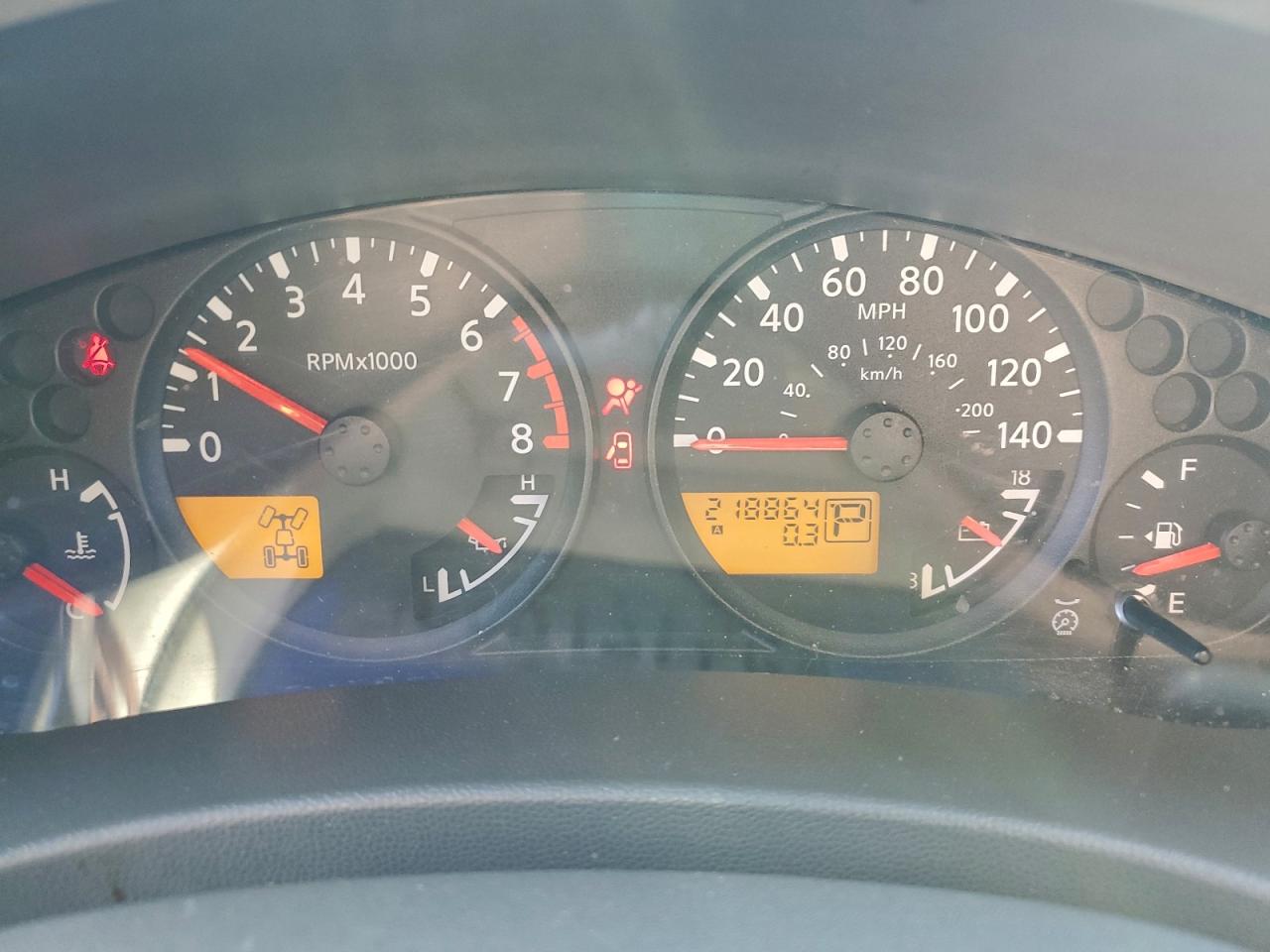 Nissan Frontier Crew Cab Le Image 9