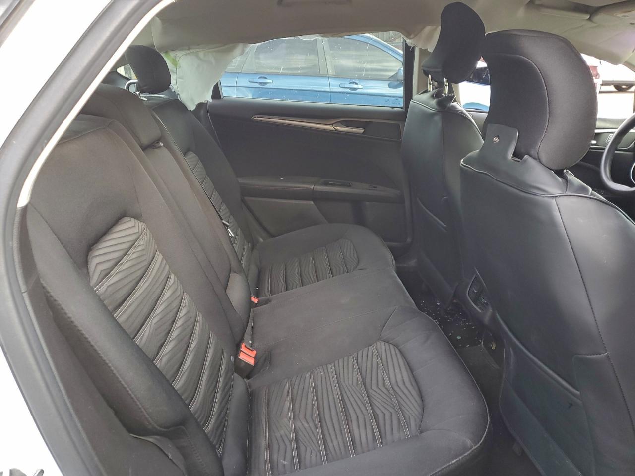 Ford Fusion Se Image 6