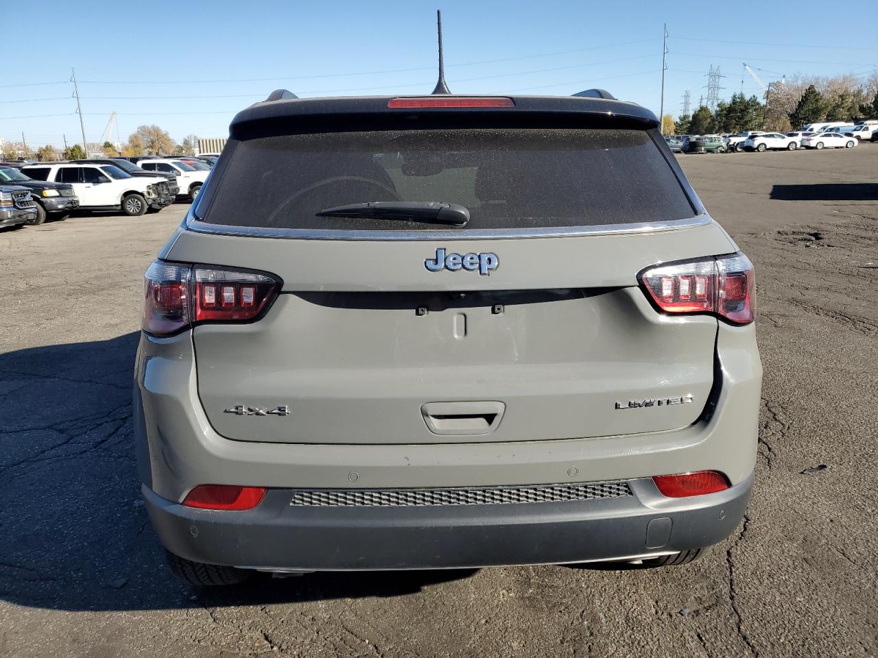 Jeep Compass Limited Image 12