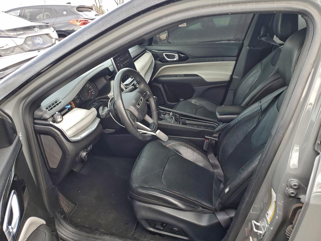 Jeep Compass Limited Image 13