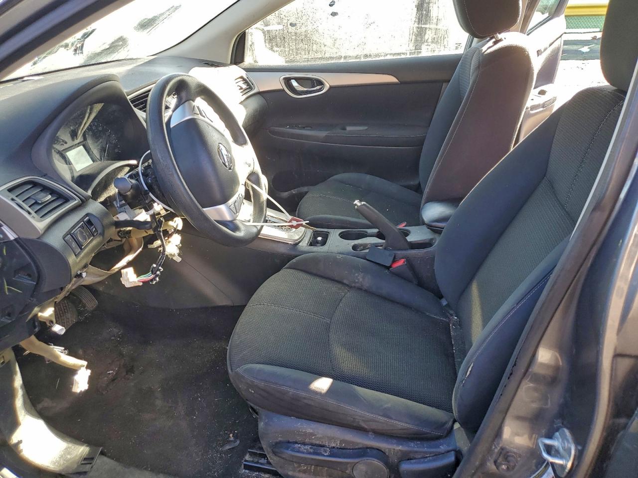 Nissan Sentra S Image 9