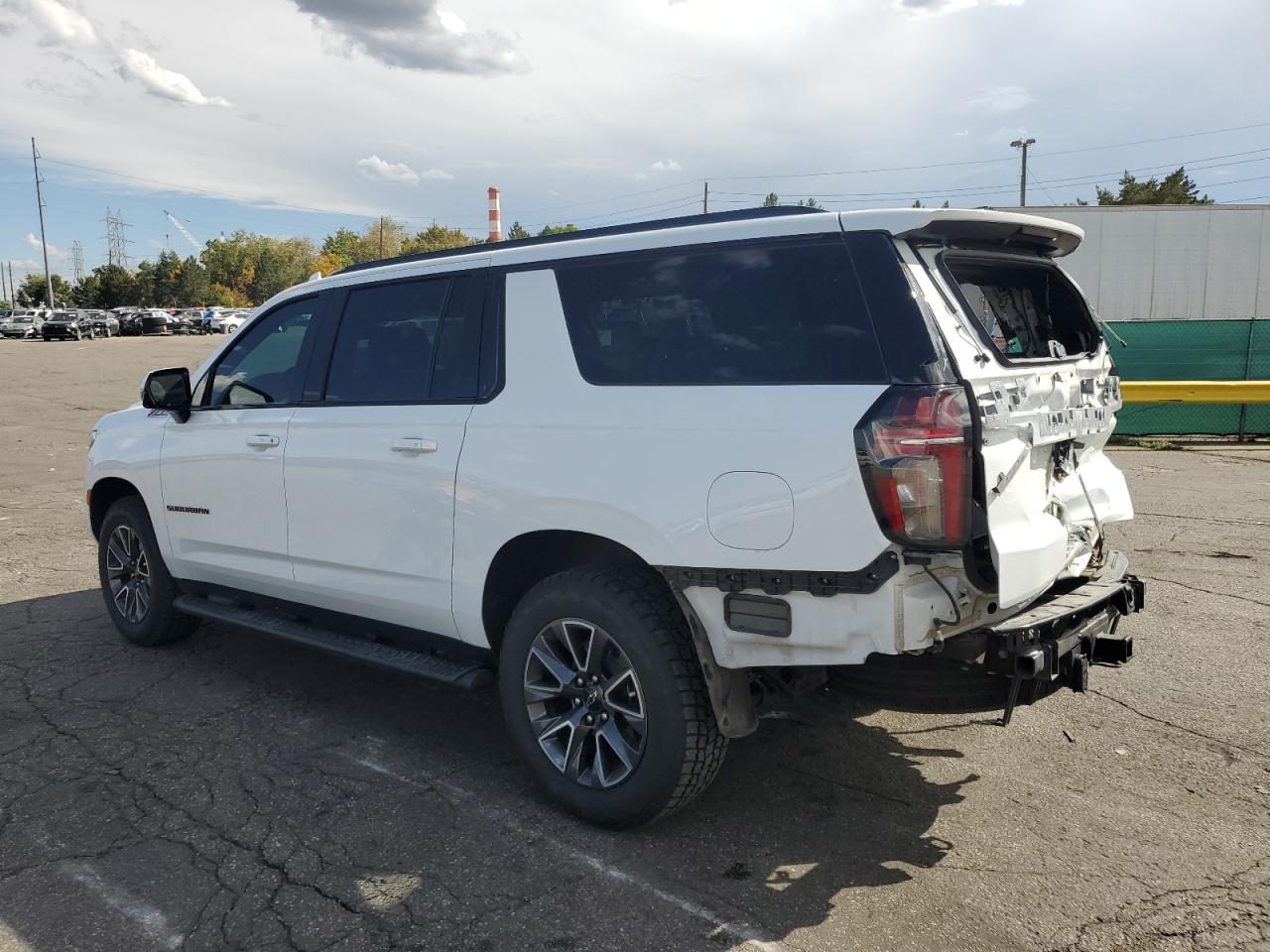 Chevrolet Suburban K1500 Z71 Image 2