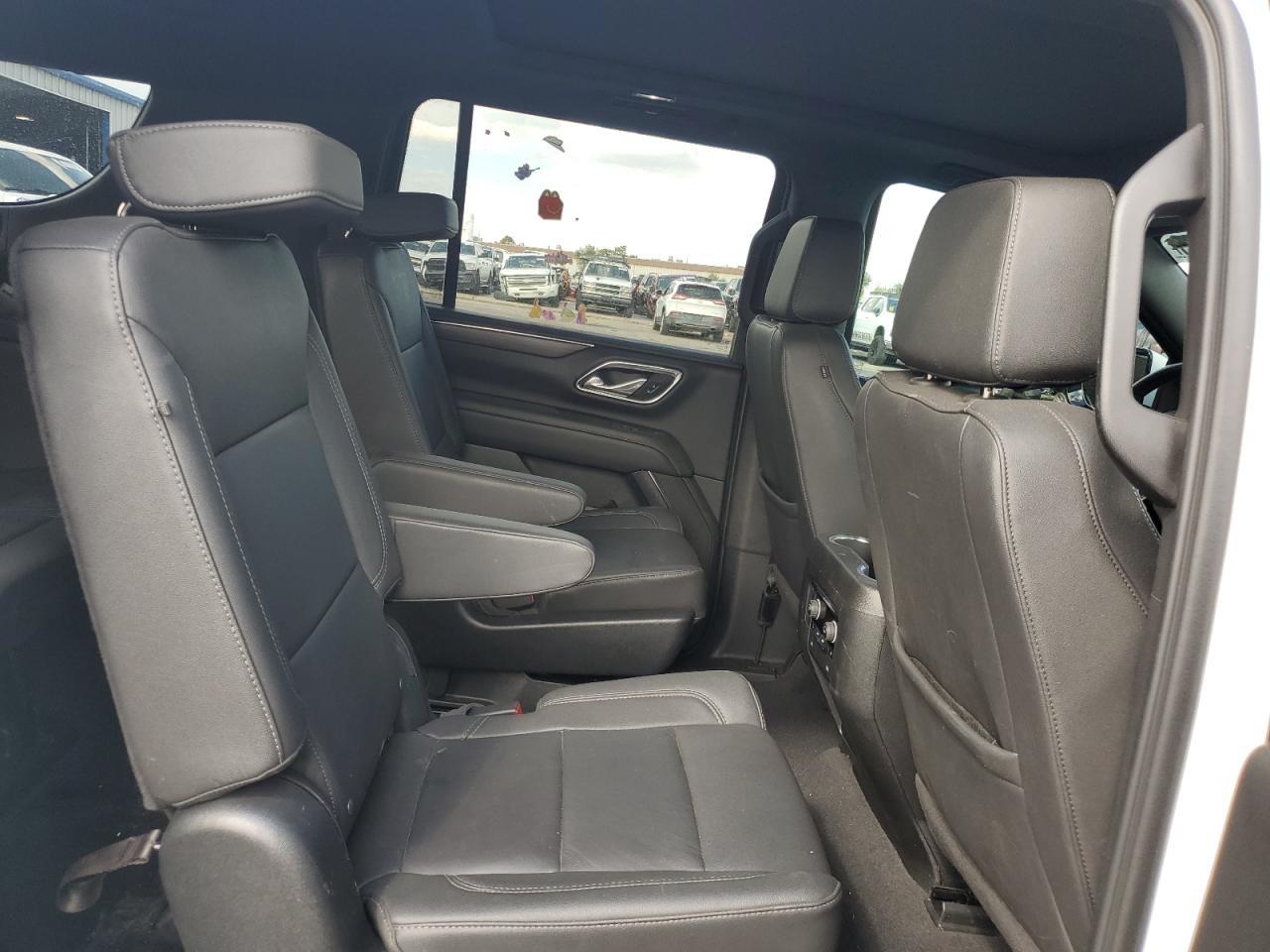 Chevrolet Suburban K1500 Z71 Image 13