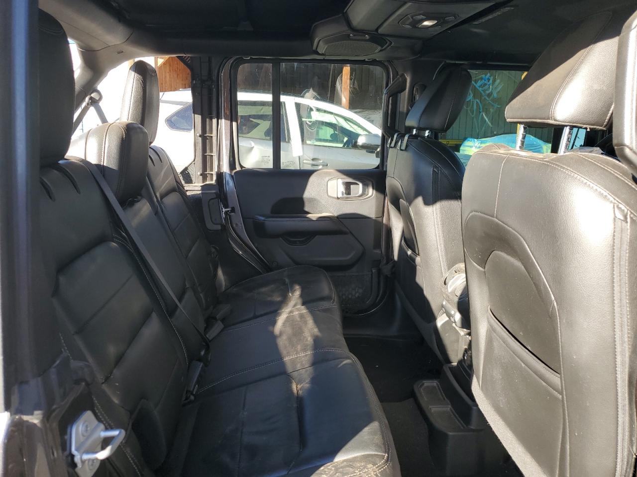 Jeep Wrangler Sahara Image 10