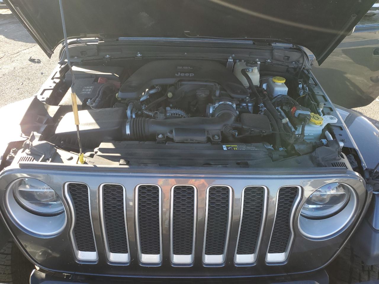 Jeep Wrangler Sahara Image 3