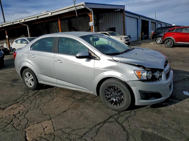 Chevrolet Sonic Lt Image 6