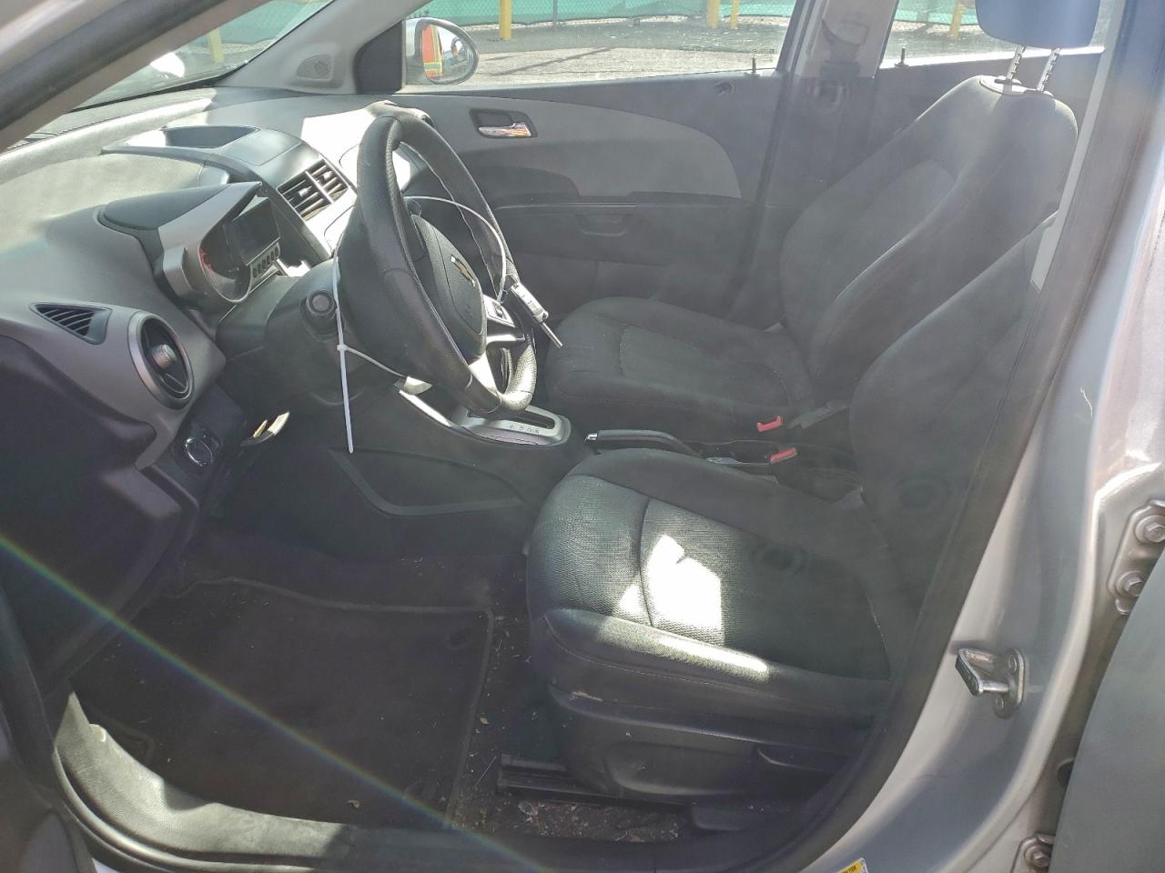 Chevrolet Sonic Lt Image 11