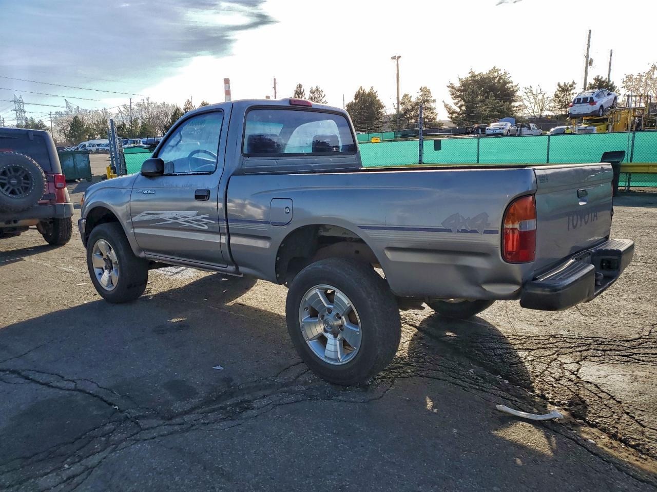 Toyota Tacoma Image 4